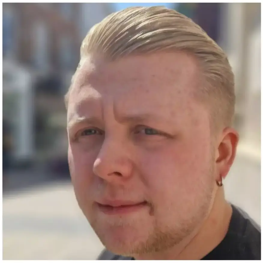 Andre Yarham passed away over Christmas (andreyarham.muchloved.com)