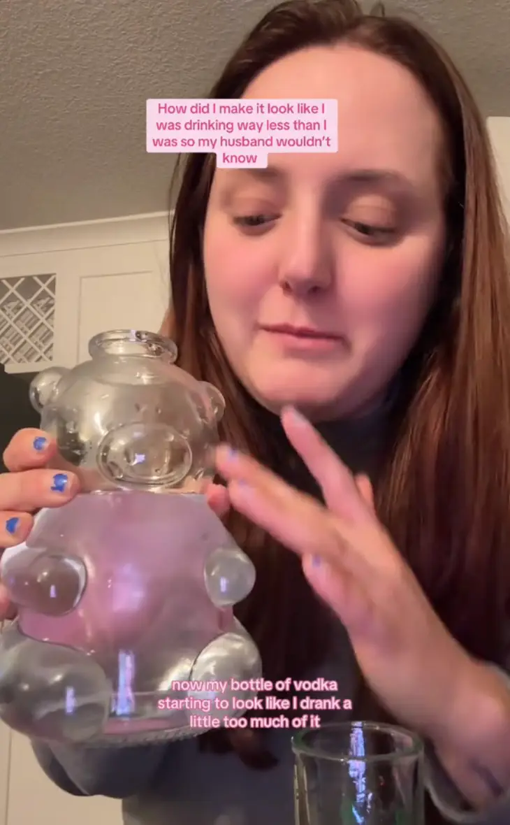 The recovering alcoholic shared what she used to do on a daily basis (TikTok/thesoberglowwithheather)