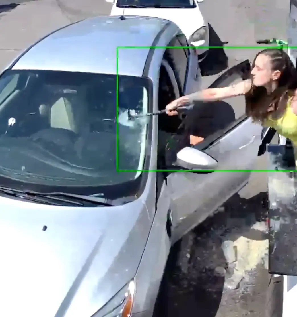 Emma can be seen smashing the windscreen. (Instagram/@emmxxss)