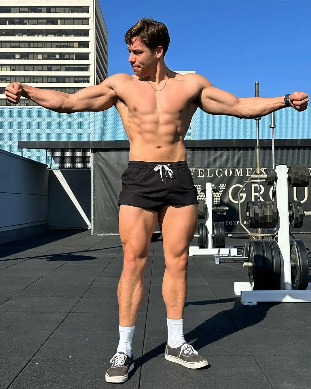 The 25-year-old fitness enthusiast and aspiring actor displayed a shirtless snap of his mega gym gains.