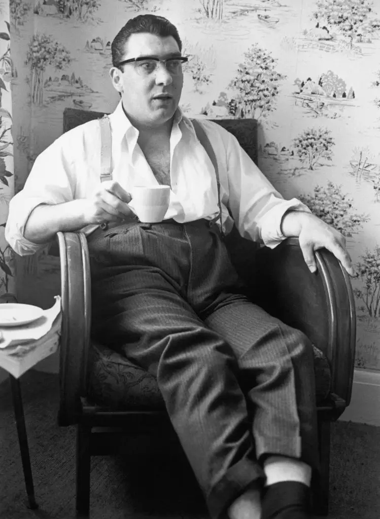 Ronnie Kray sent June Christmas cards (William Lovelace/Daily Express/Hulton Archive/Getty Images)