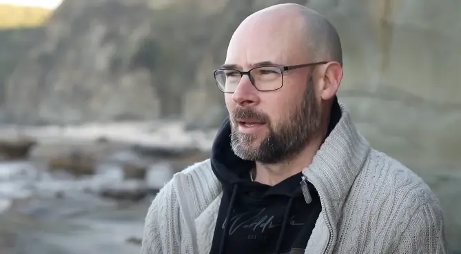 Fraser said he's received a positive health update (YouTube/I (don’t) have dementia)