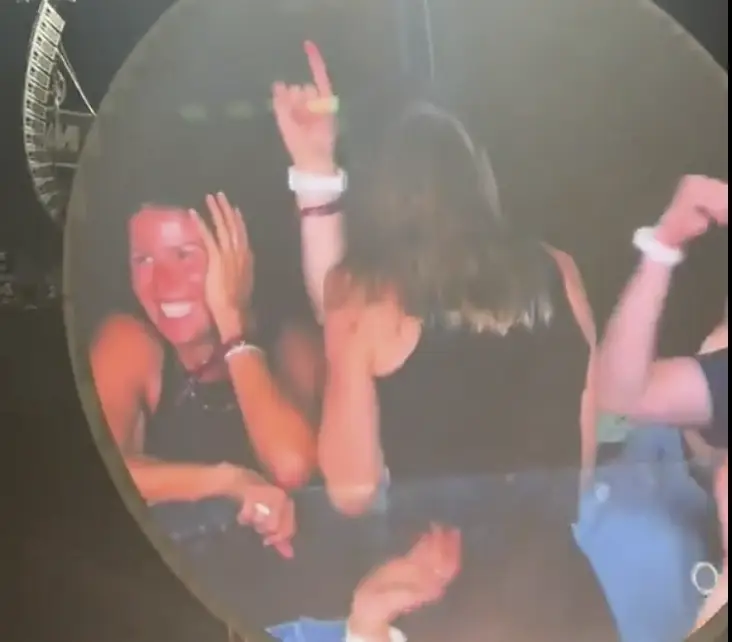 They both scrambled to hide from the camera (TikTok)