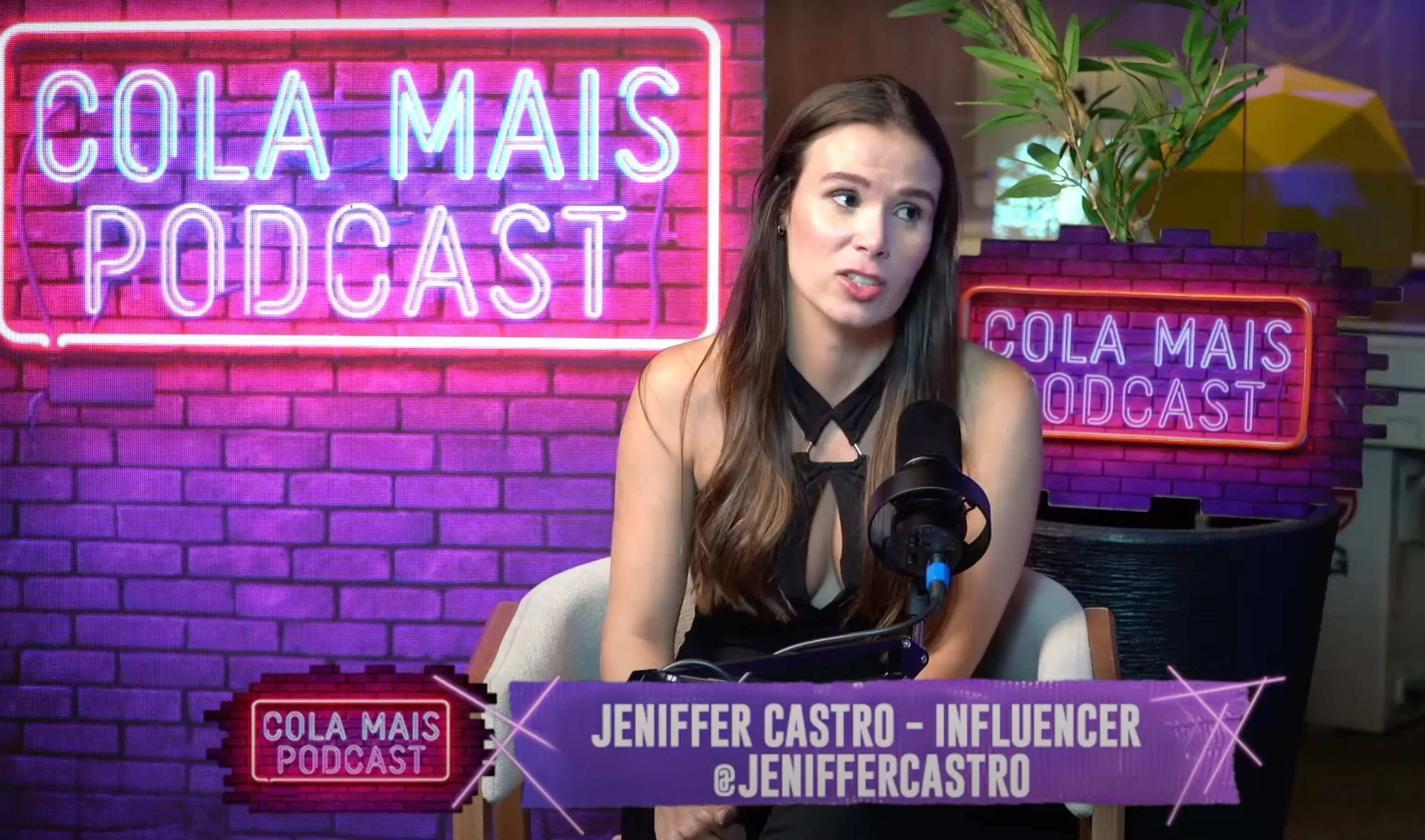 Jennifer also spoke about her situation on a popular podcast (Colo Mais/YouTube)