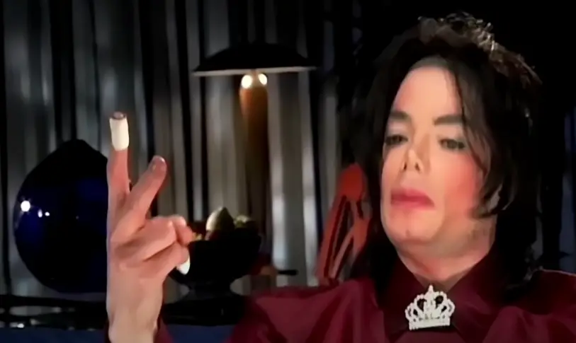 Experts spoke about Michael Jackson's 'two' gesture he made in the interview (ITV)