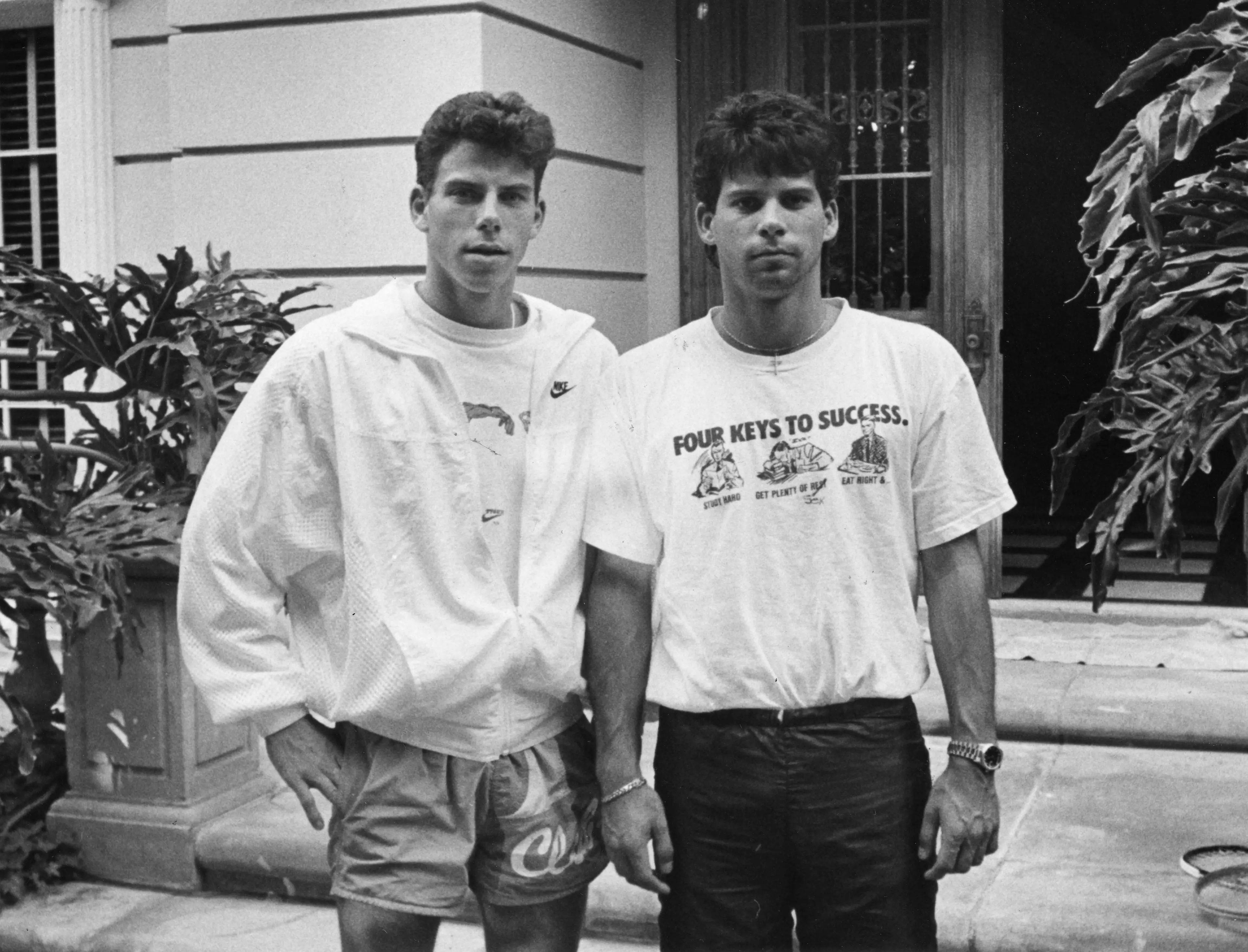 This infamous picture of the brothers showed them in front of the house (Los Angeles Times / Contributor)