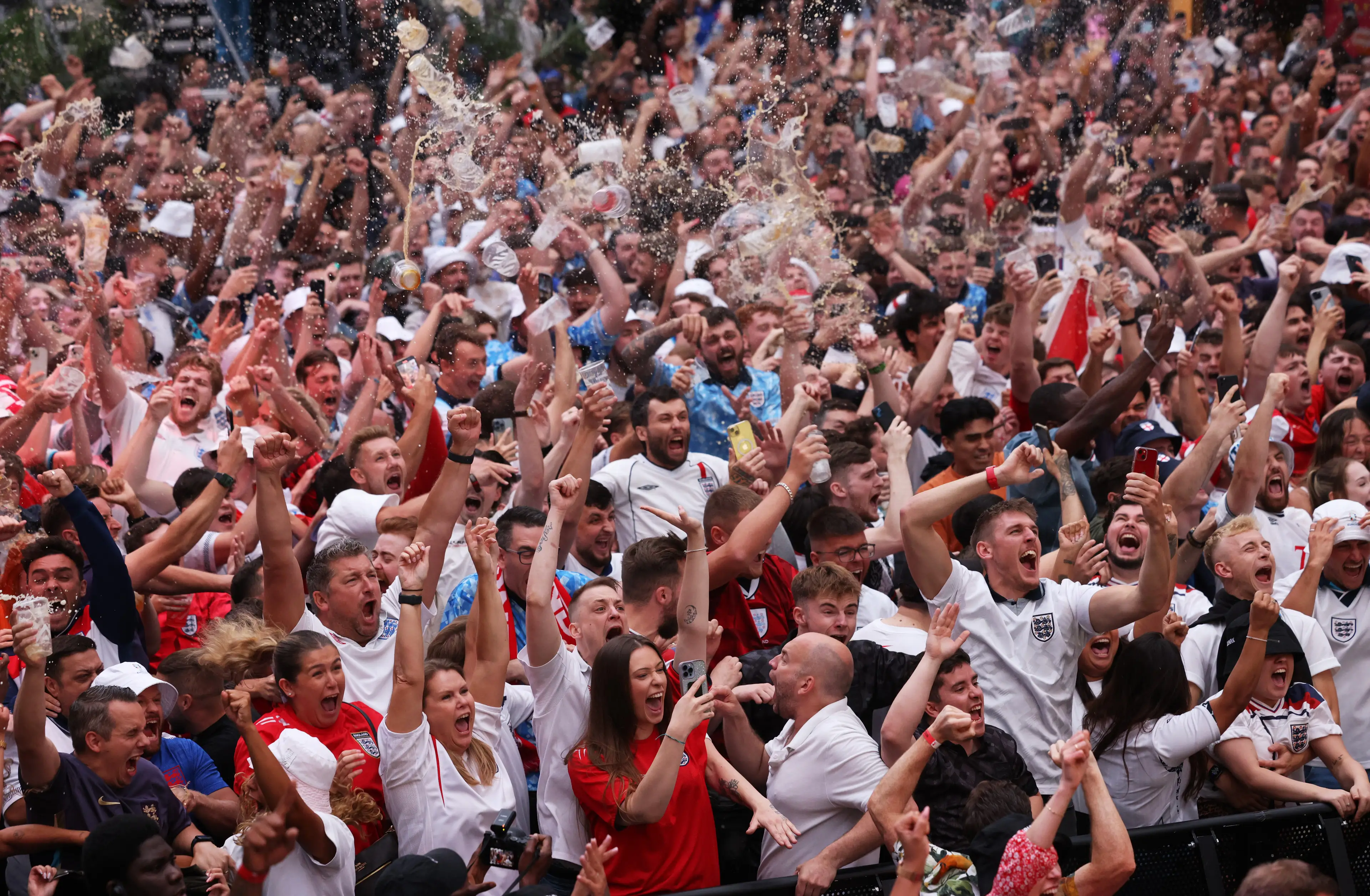 England fans will be hoping to celebrate deep into the night on Sunday. (Dan Kitwood/Getty Images)