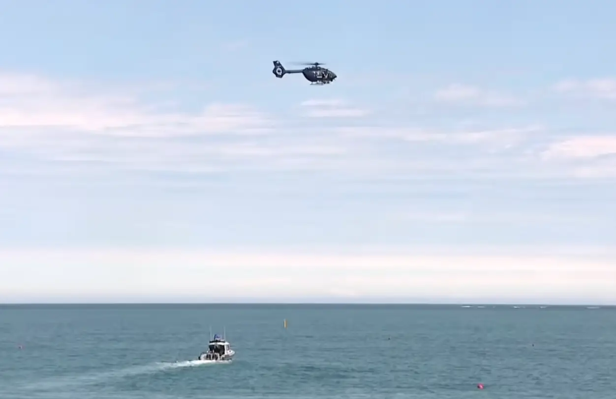 Rescue teams at the scene (7News)
