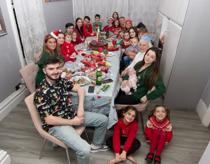 The Radford's are the UK's largest family (Instagram/theradfordfamily)