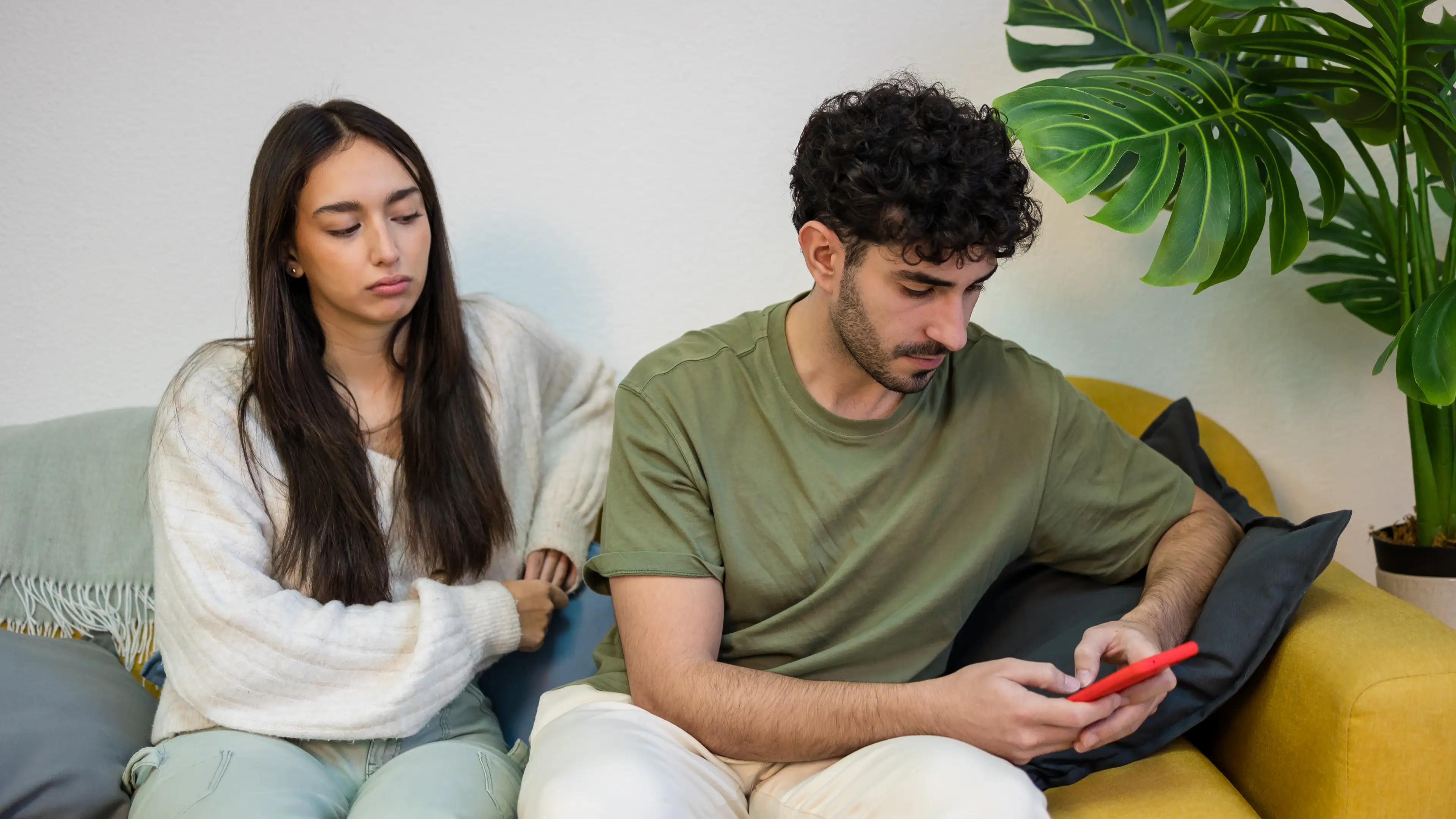 Some red flags could be right under your nose (Getty Stock)