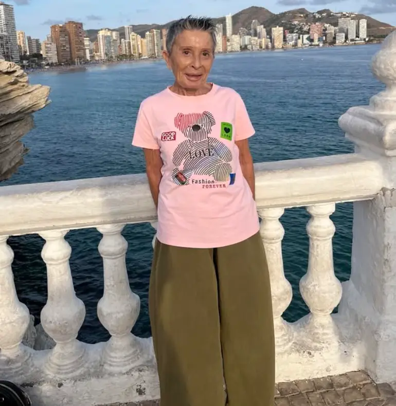 The original Sticky Vicky passed away in 2023 (Instagram/@sticky_vicky_official)
