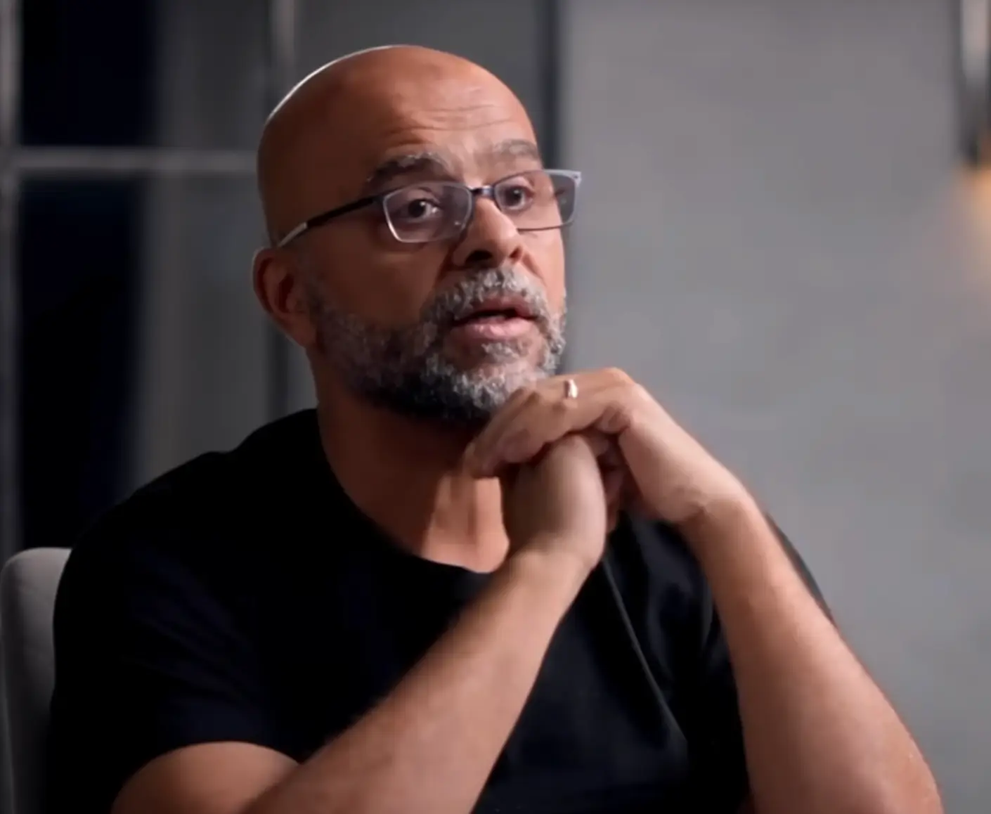 The former executive claims that we'll be living in a dystopian world very soon (YouTube/Diary of a CEO)