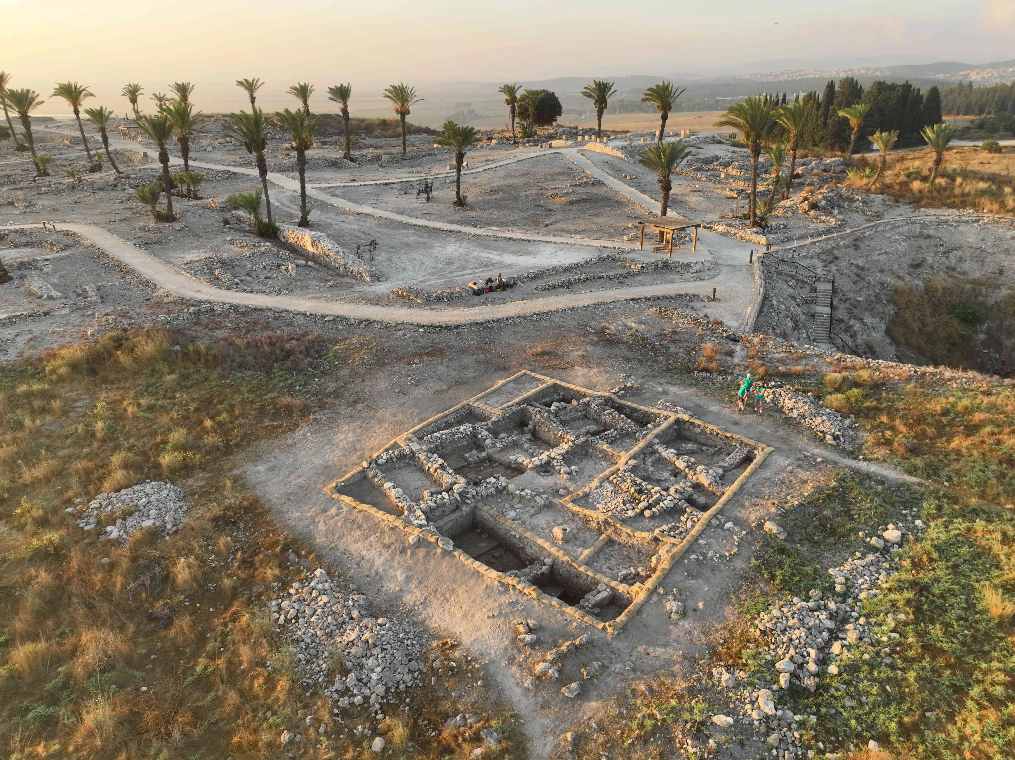 Artefacts linking Ancient Egypt to Tel Meggido were uncovered (Megiddo Expedition via Pen News)