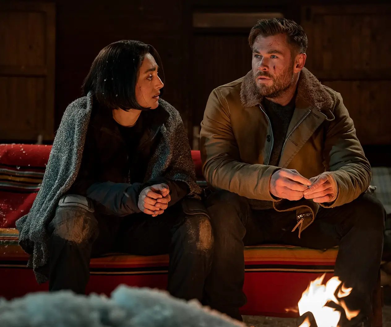 Golshifteh Farahani and Chris Hemsworth in Extraction 2.