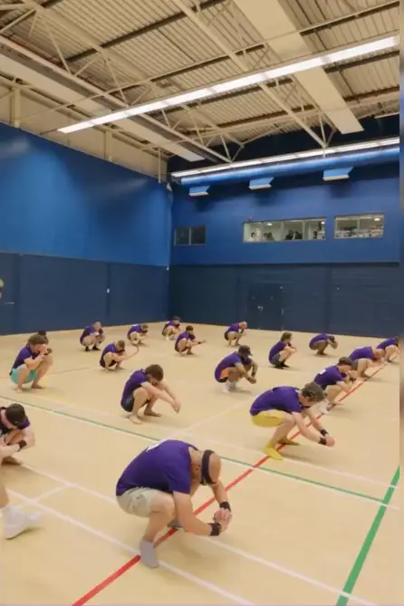 The Peters in crouching competition (Dabble.co.uk)