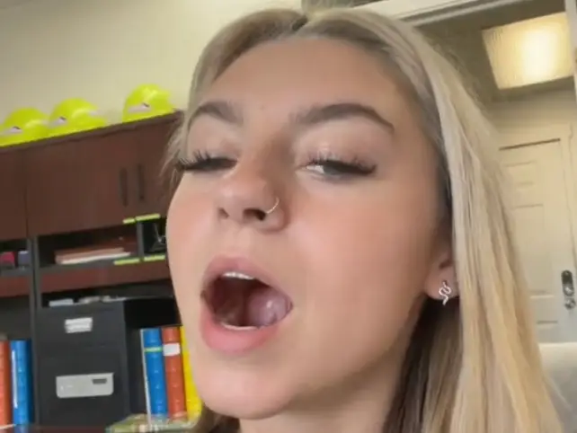 The content creator showed her 'gleeking' skills off. (TikTok/@skysaferian)