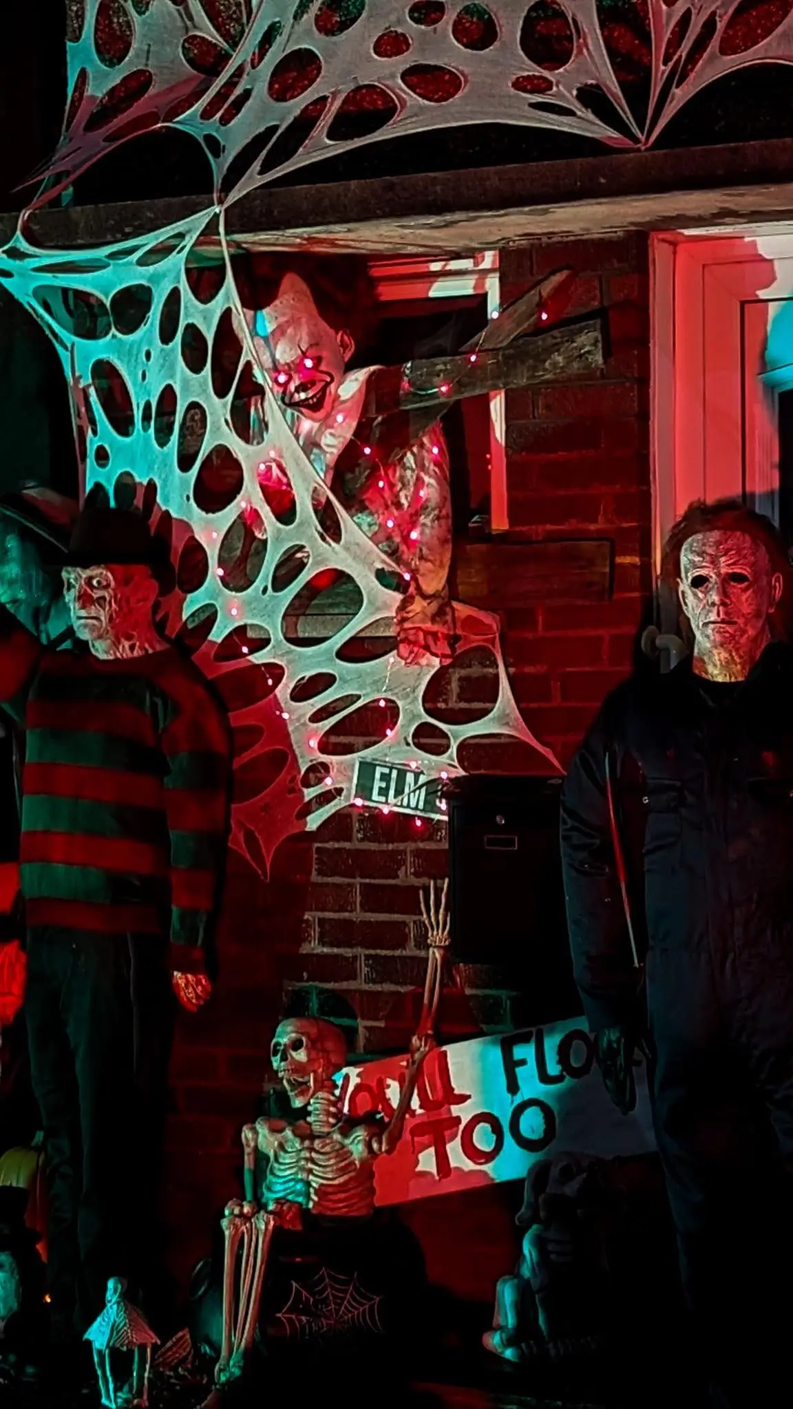 Vicki transforms the garden of her two-storey property every October.