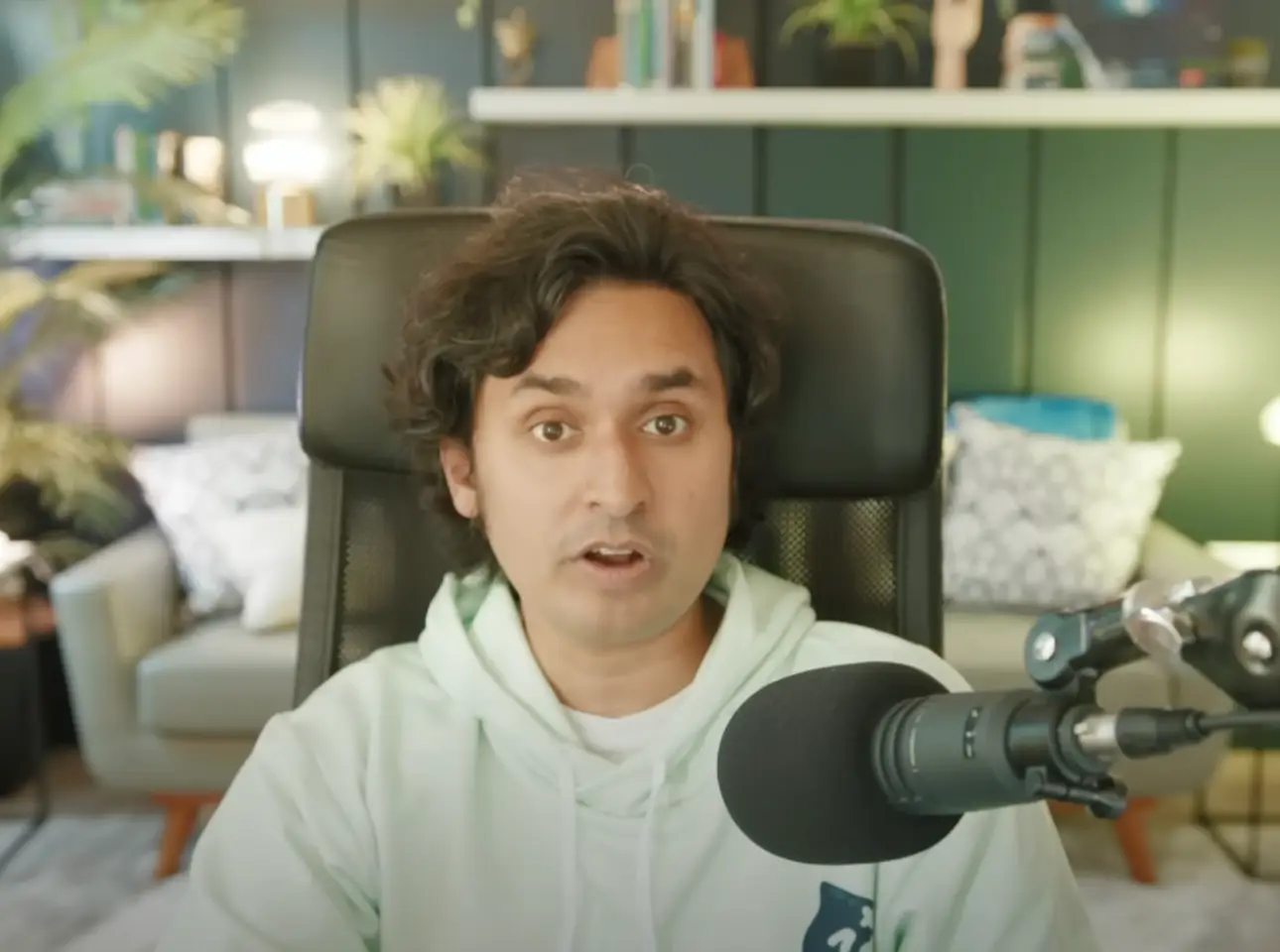 Dr Kanojia shared some advice for reducing brain fog (YouTube / HealthyGamerGG)