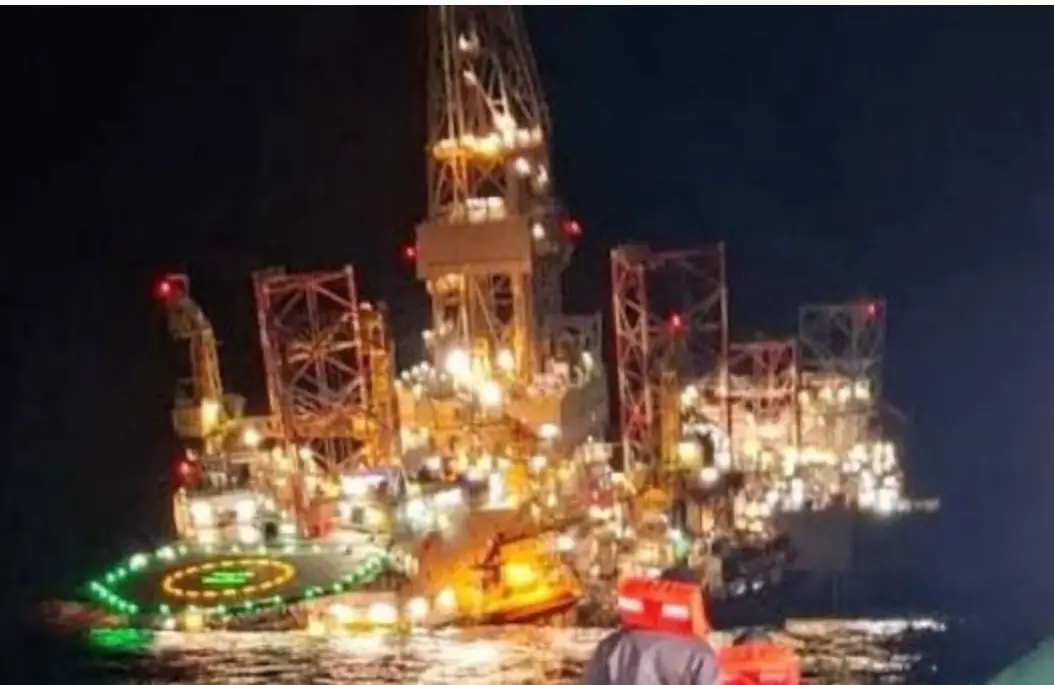 Dramatic footage captured the rig slipping beneath the surface (X)