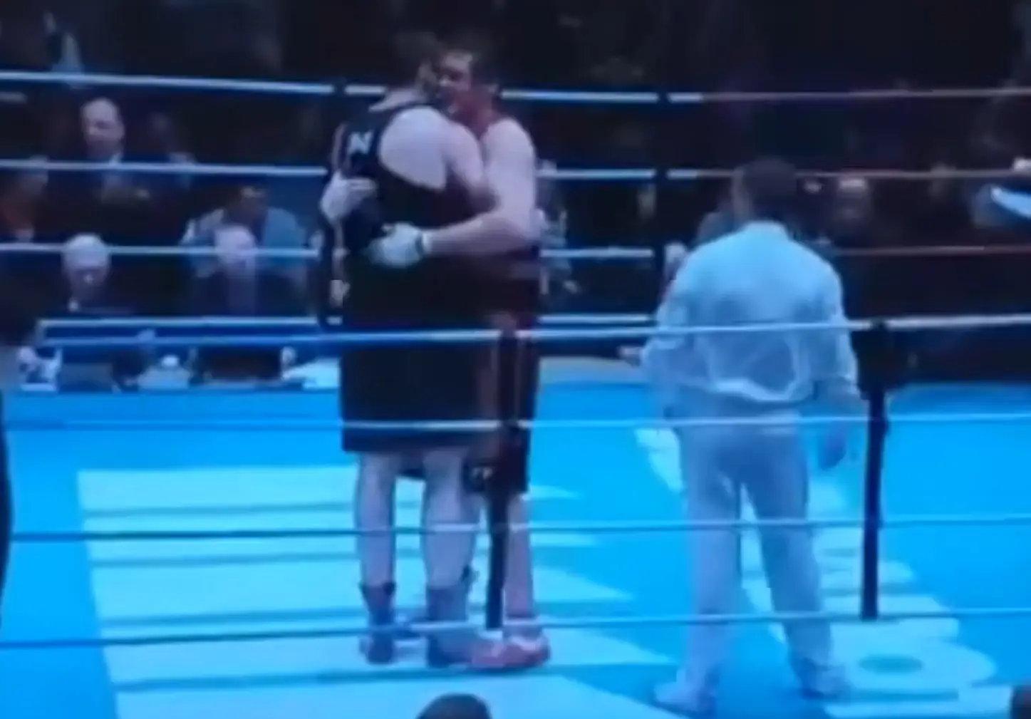 That's Price in the black and Fury in the red. (YouTube)