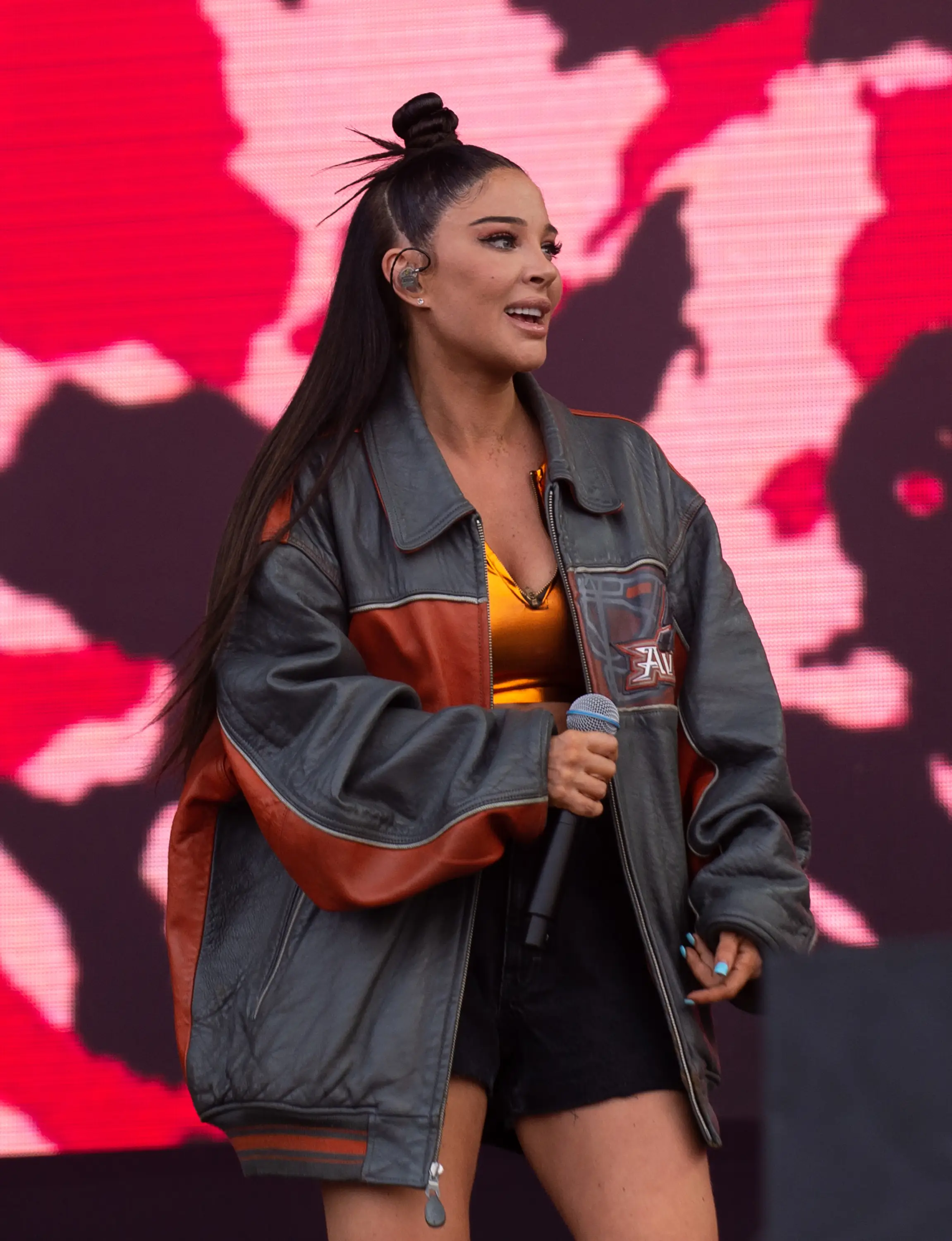 The N-Dubz singer said she's single and has frozen her eggs. (Mark Holloway/Redferns)