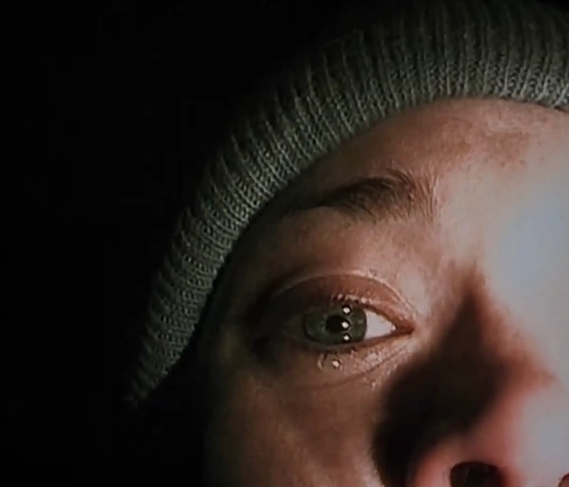 A perfect example of less being more in horror a lot of the time (Artisan Entertainment)