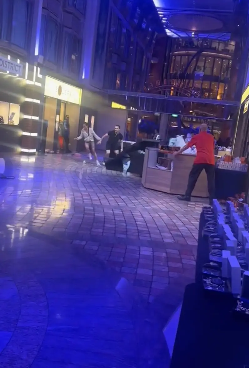 The central shopping precinct of the ship during the incident (Kennedy News/bookeeping.ai)