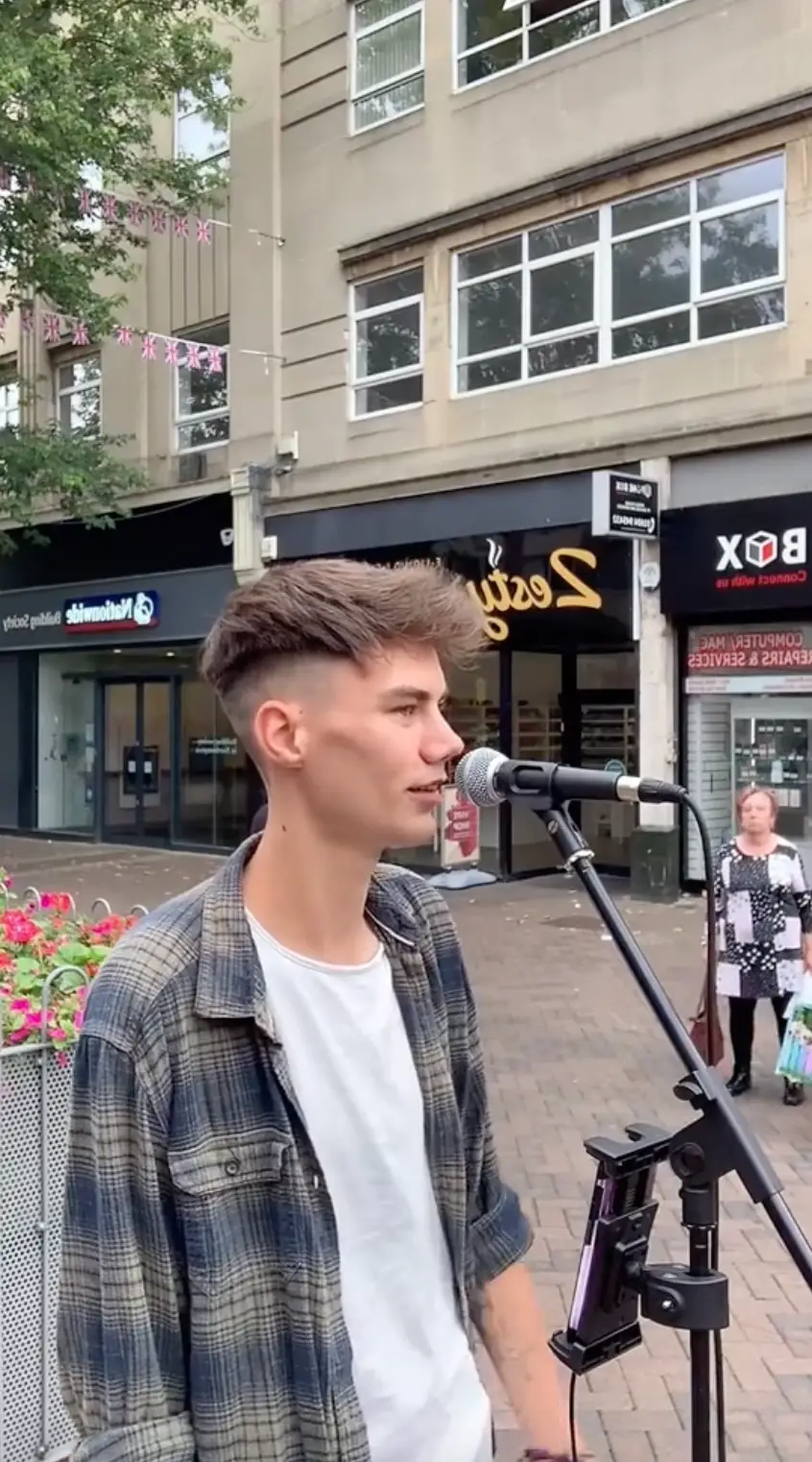 If keeping your cool was an award-winning sport, this busker named Matt would be swimming in trophies.