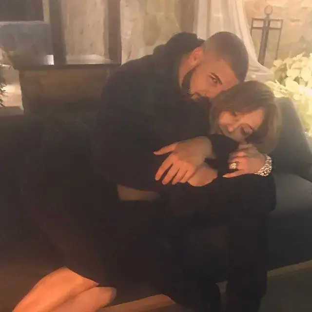 (Instagram/@jlo)