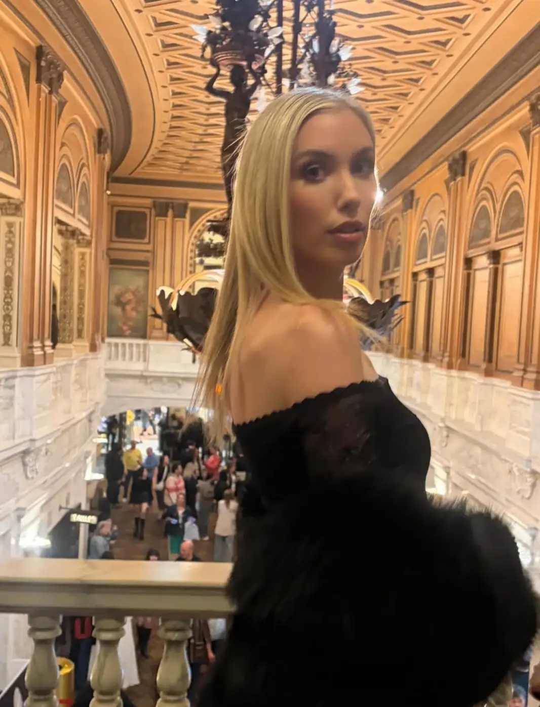 The mum is now recovering at home and miraculously didn't break any bones (Instagram/@lauraclery)