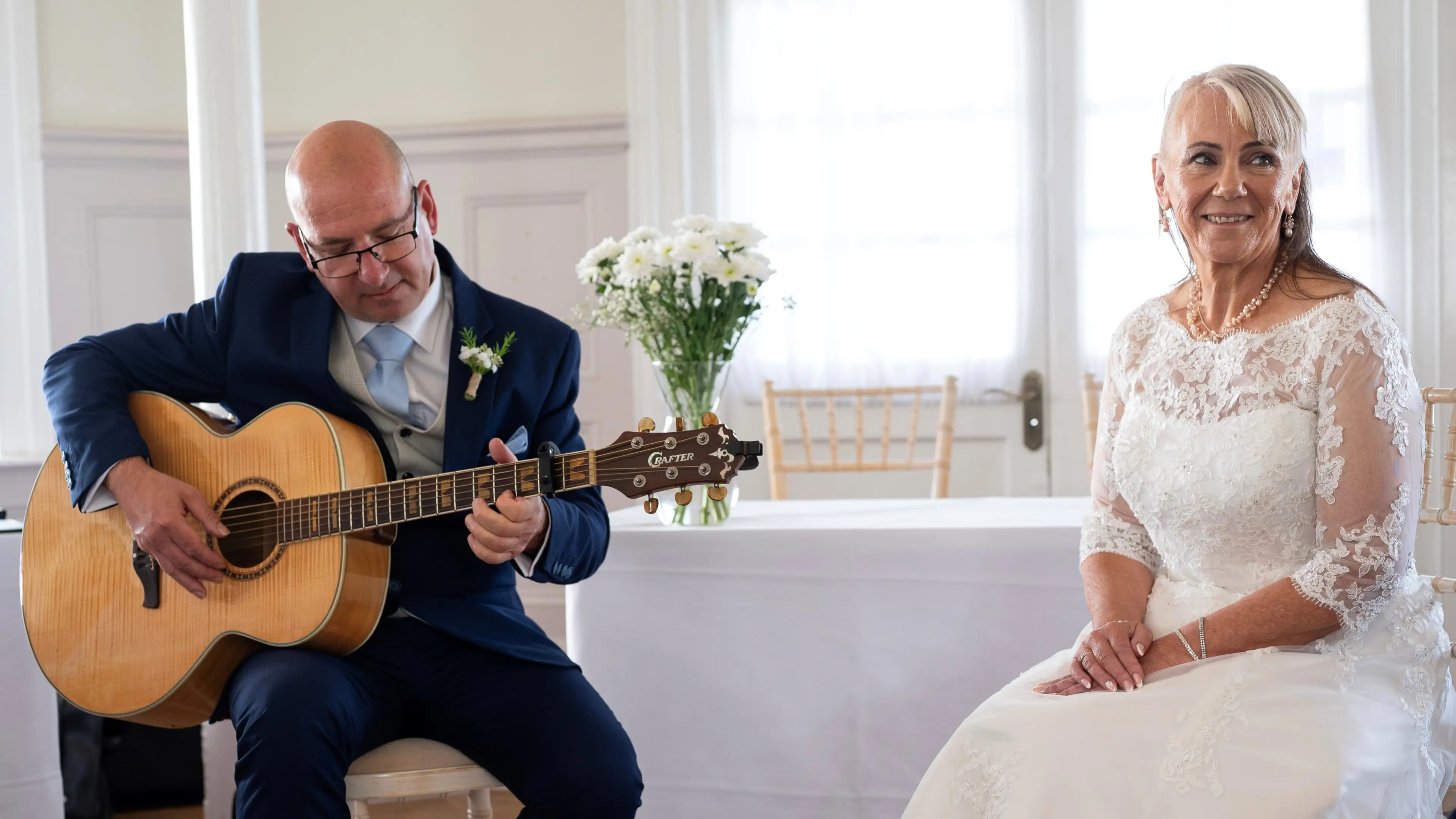 (Little moments photography weddings / supplied)