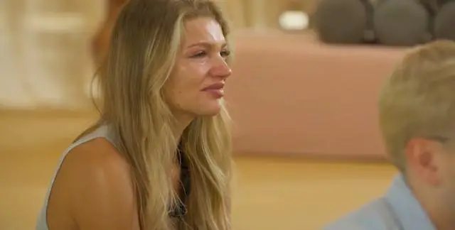 Emma was left in tears at some of the show's intimacy tasks (Channel 4)