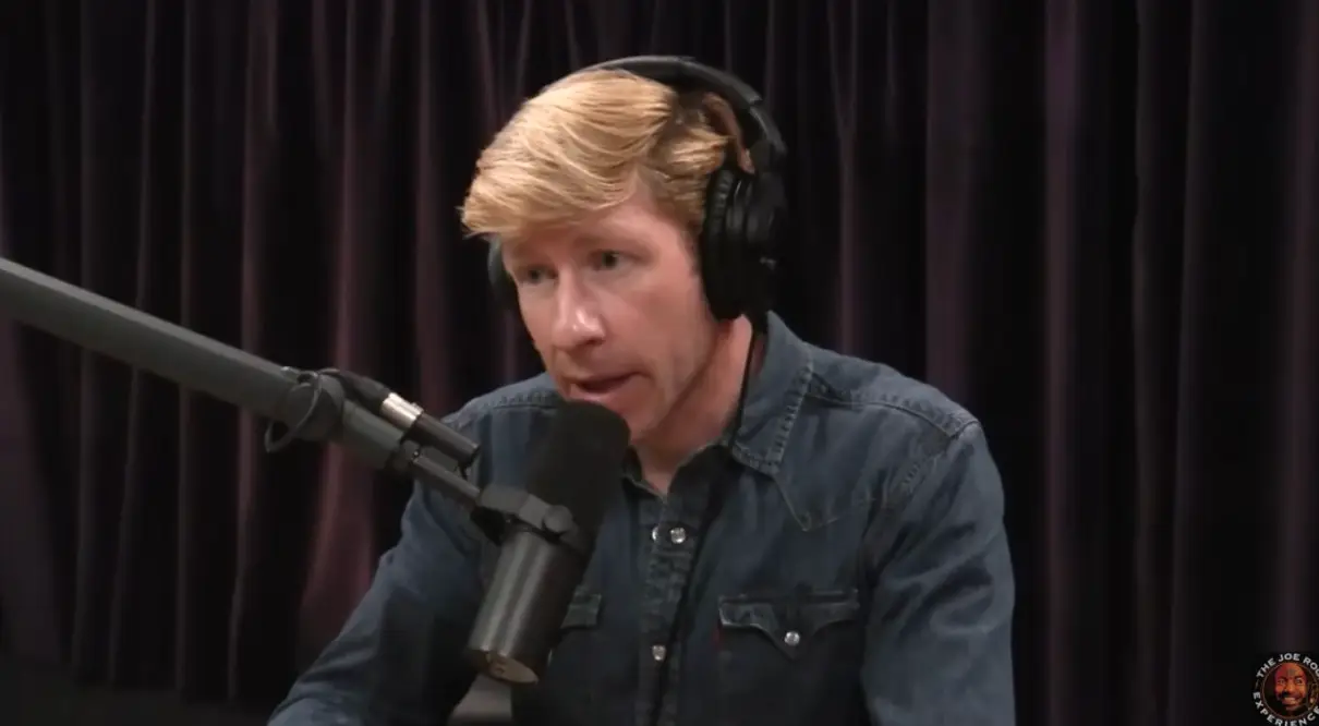  Matthew Walker explained what the lack of sleep can do to your body (Youtube/The Joe Rogan podcast)