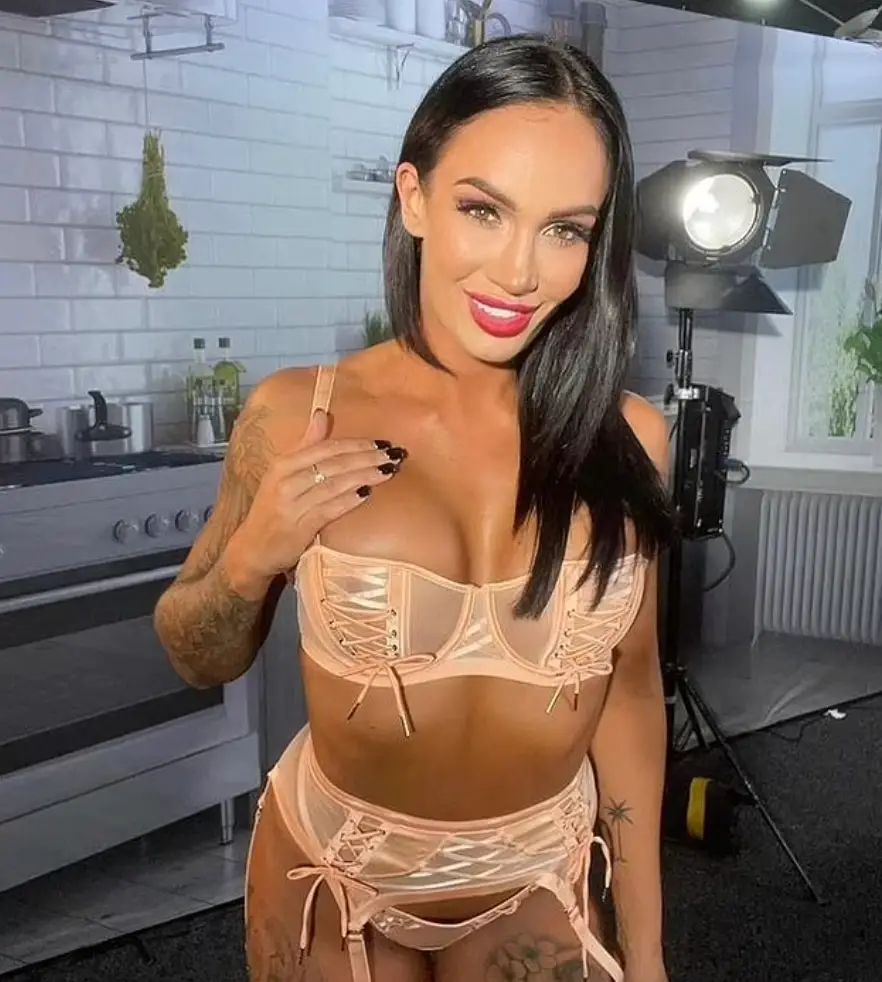 The Married At First Sight star has made an announcement regarding her OnlyFans venture (Instagram/@hayleyvernon_)