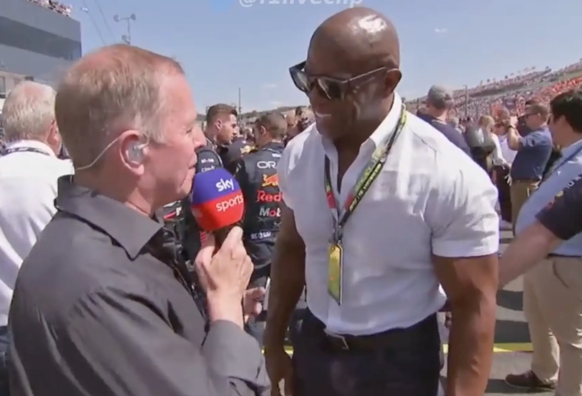 Fans noticed that it was completely different to Cara Delevingne's interview.