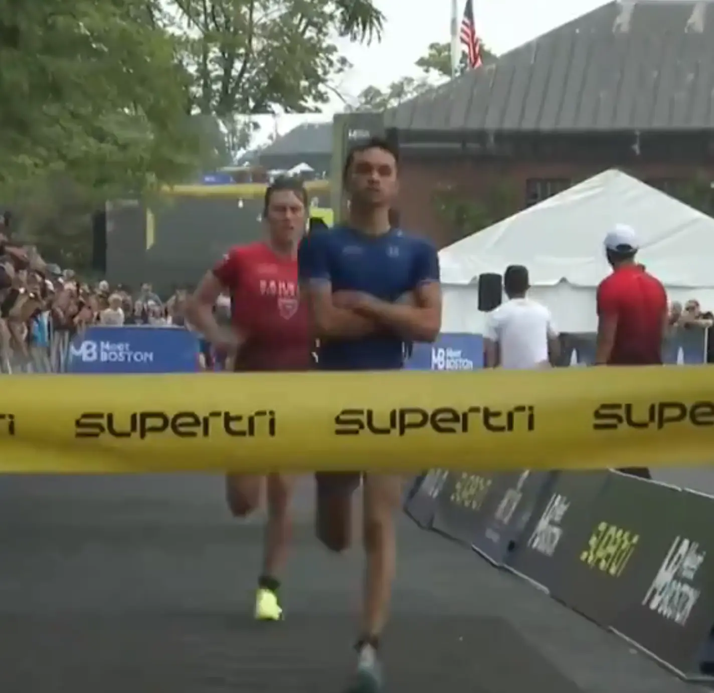 Yee seemingly celebrated before crossing the line (X/supertri)