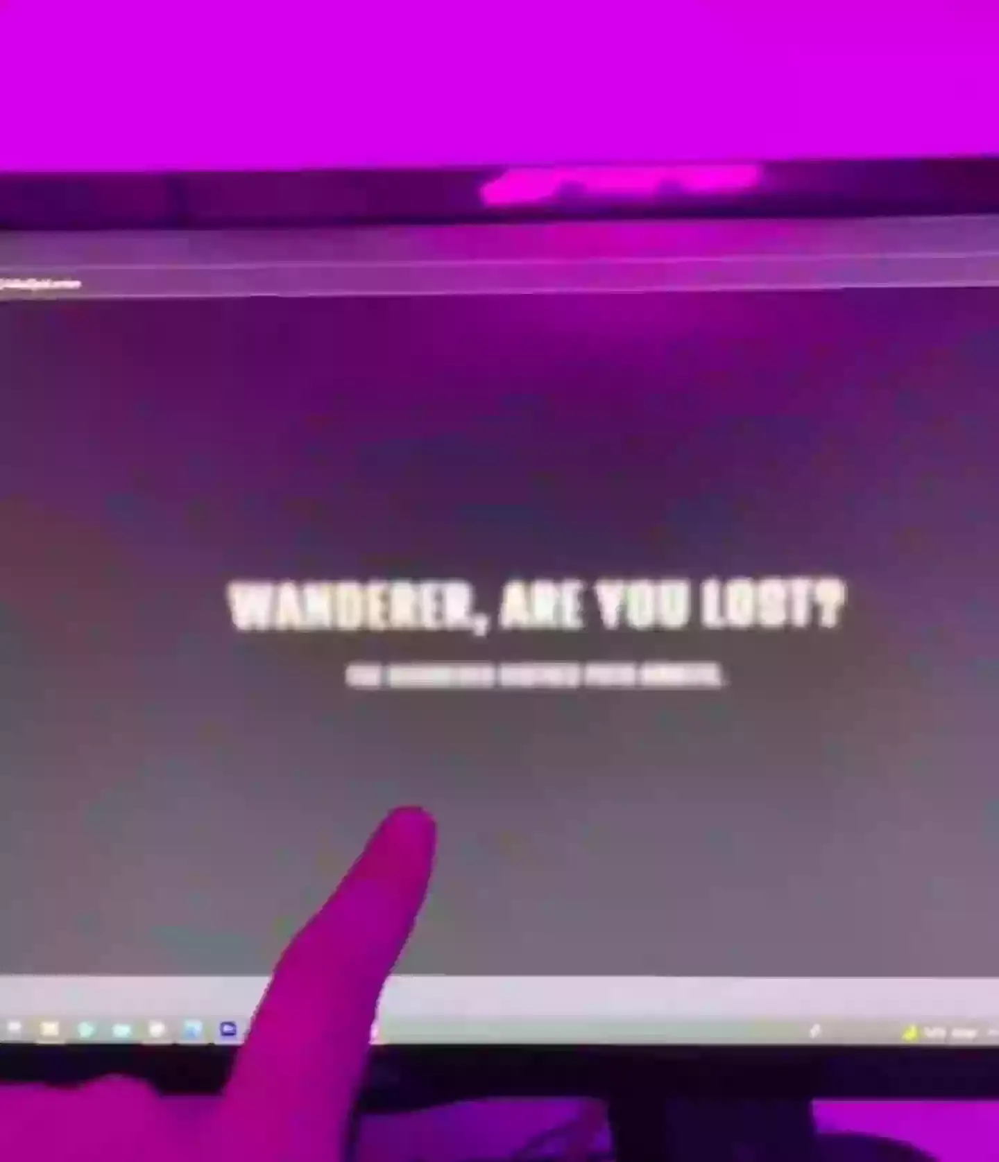 He found this incredibly weird website (TikTok/@austinvro)