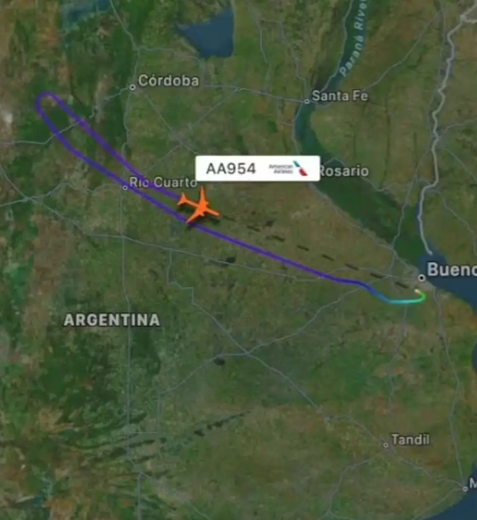 The plane had to complete a U-turn to land back at its starting point (Flight Radar 24)