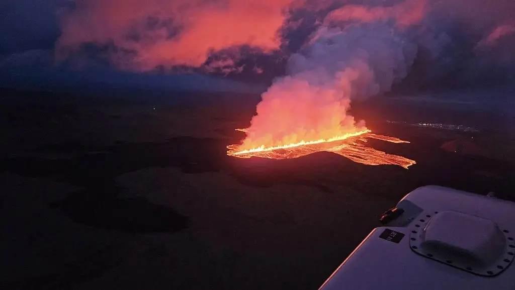 celand's Reykjanes Peninsula sees its sixth volcanic eruption since December. (Almannavarnadeild/Anadolu via Getty Images)