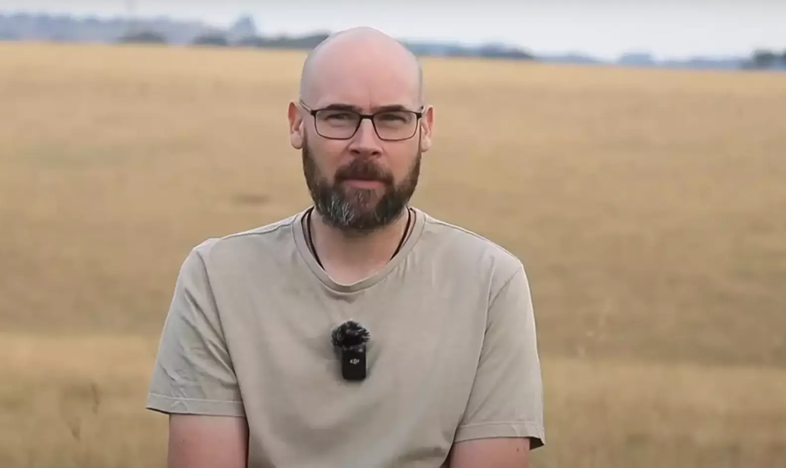 Fraser reckons his symptoms started in his 30s. (YouTube/@‌YoungerOnsetDementia)