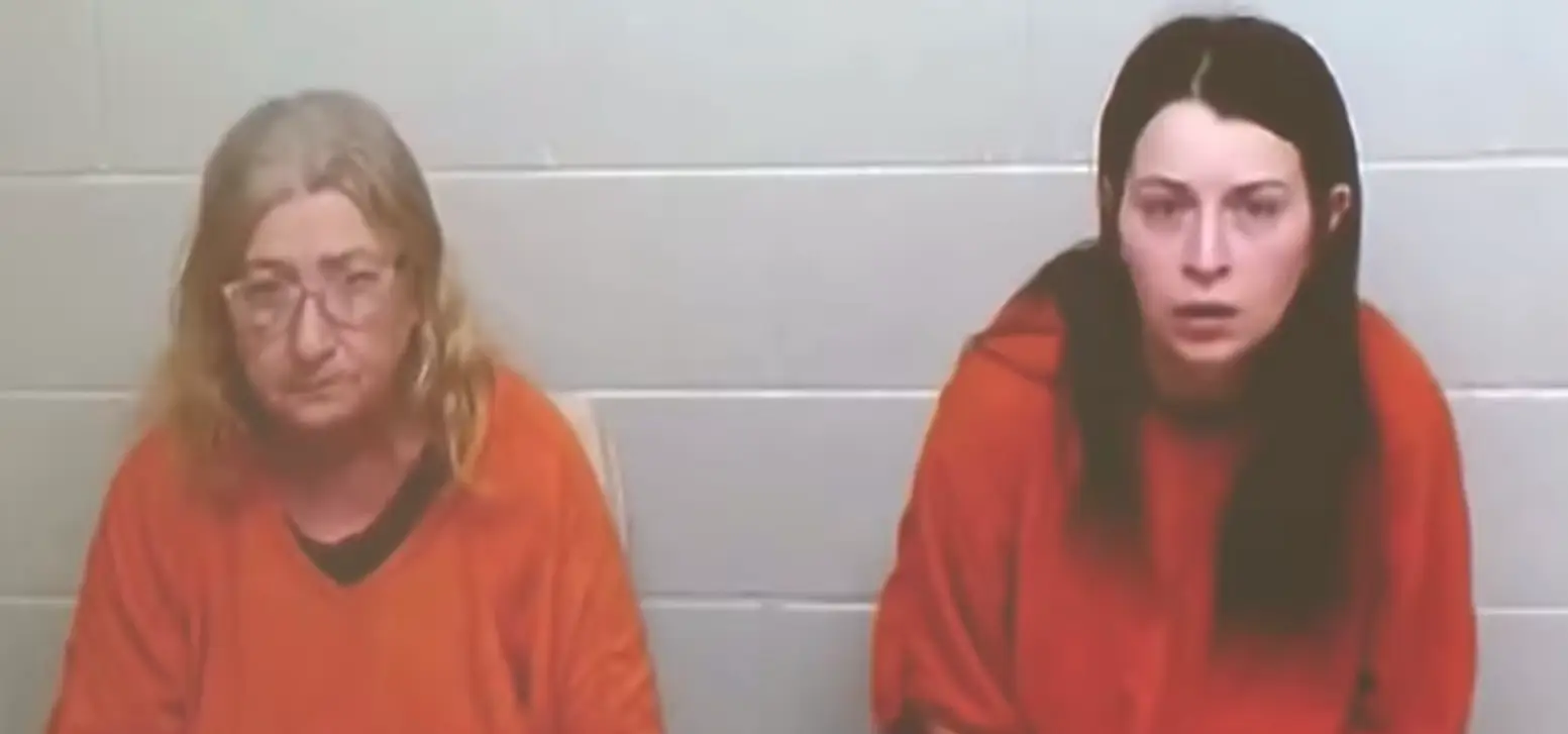 Elizabeth Siders pictured alongside her mother-in-law Christina during a court hearing (YouTube/WCHSTV)