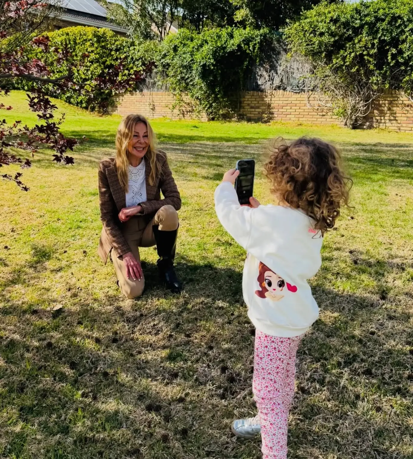 The 71-year-old star said little Anita has the 'same sense of humour' as her late dad (Instagram/@ana_obregon_oficial)
