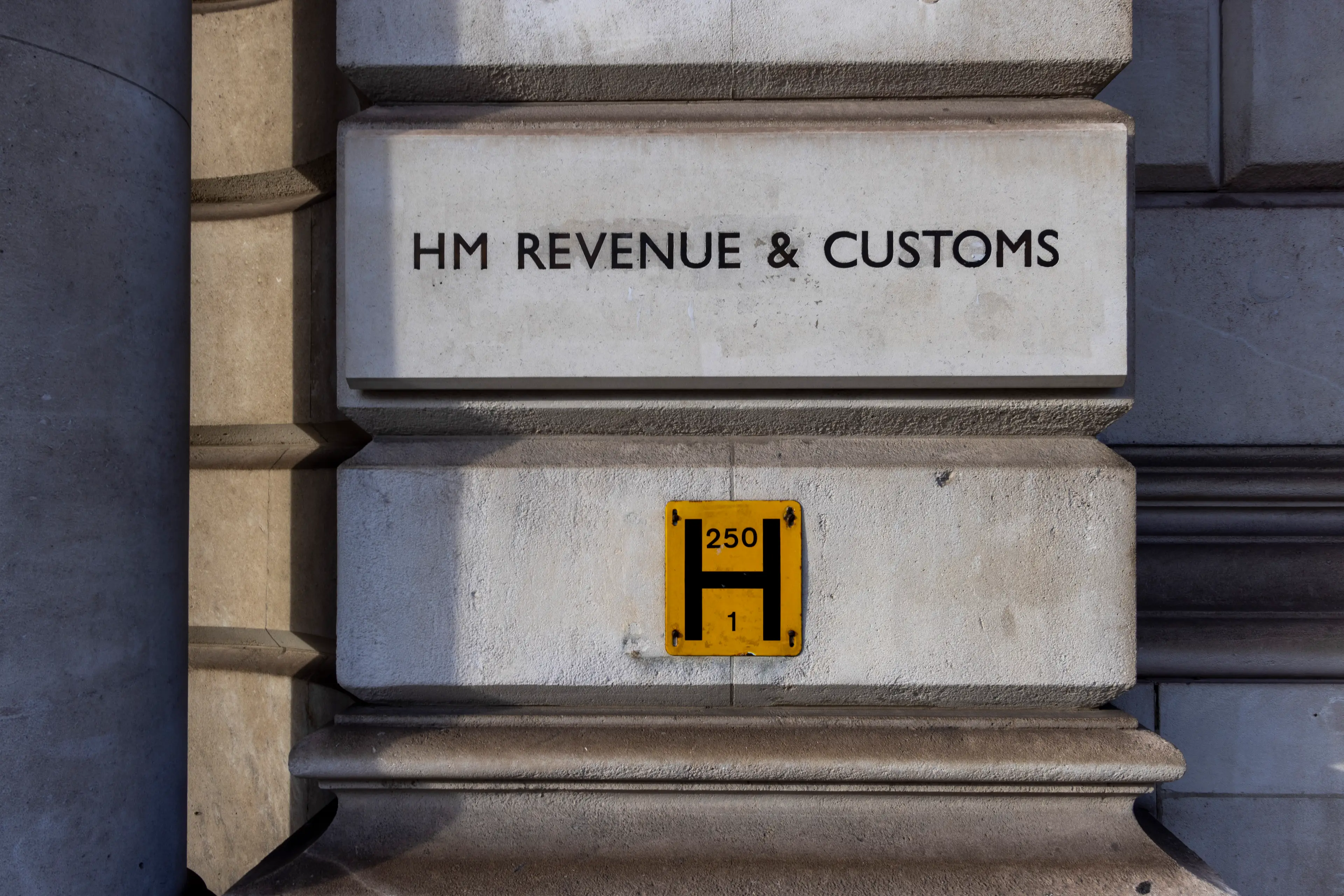 Today's the last day to file your return with HMRC before you'll get a £100 fine. (Andrew Aitchison / In pictures via Getty Images)