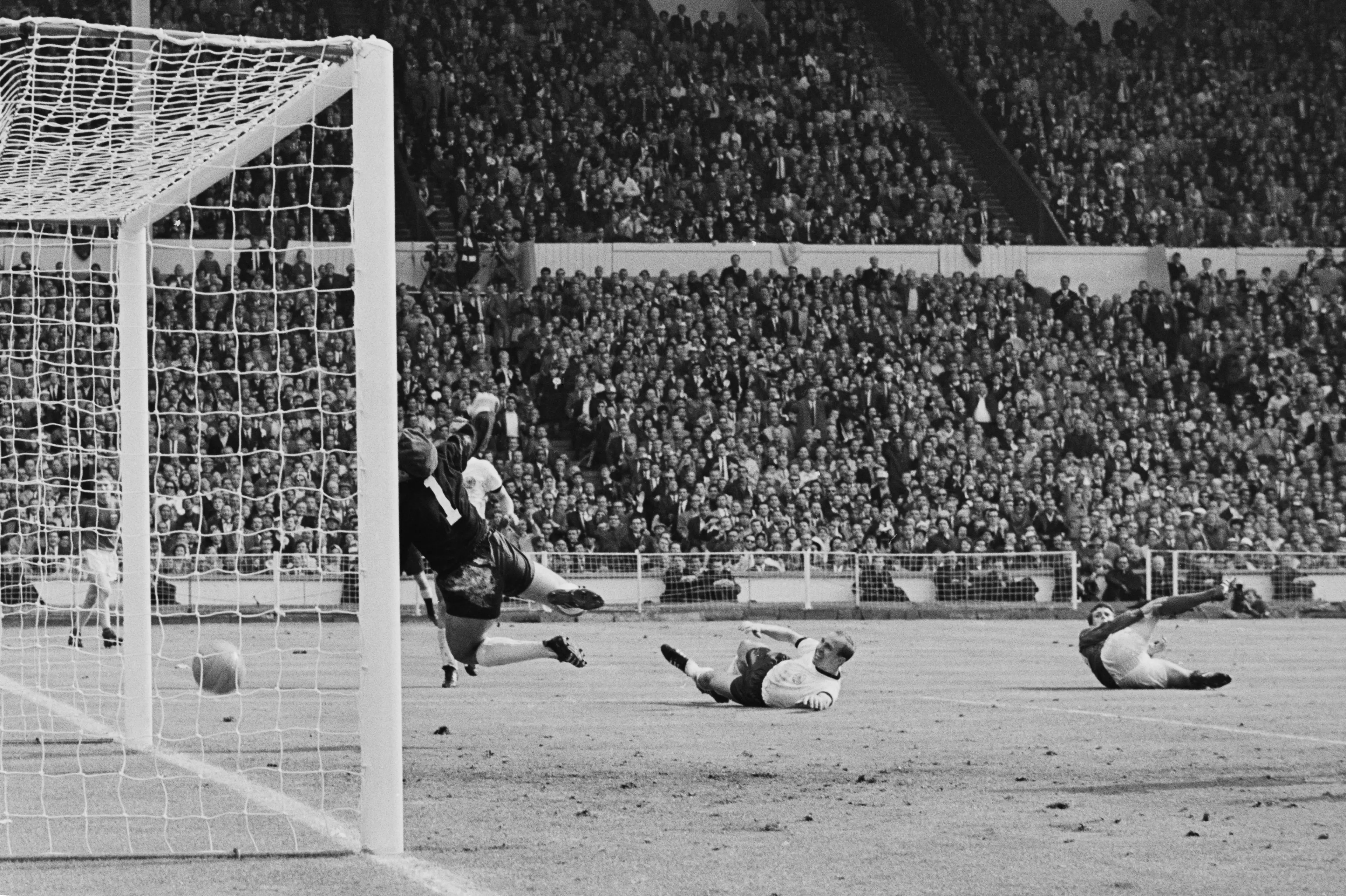 Geoff Hurst's goal that DEFINITELY crossed the line. (Central Press/Getty Images)