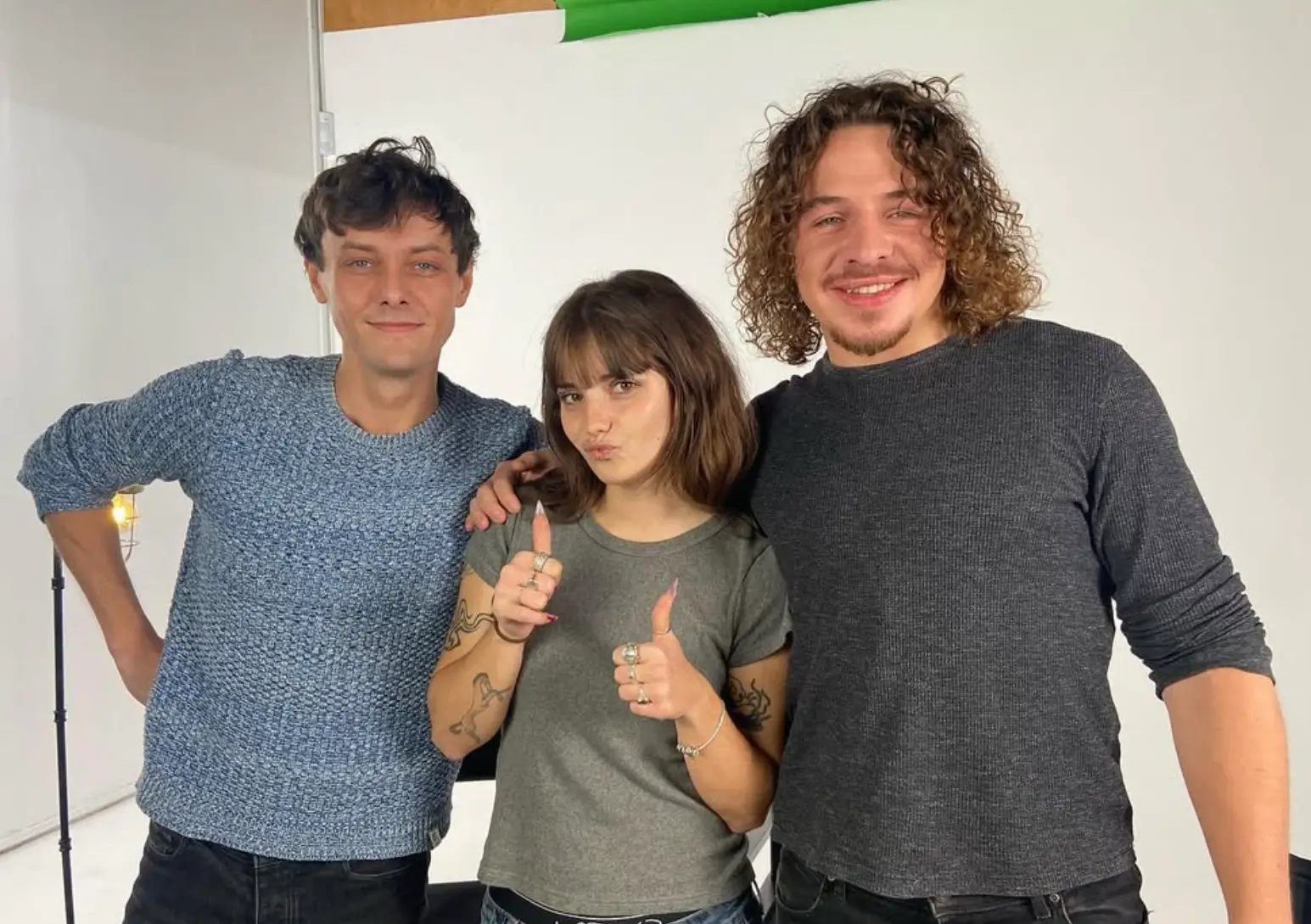 The actress, pictured with her on-screen siblings in 2023, set the record straight about the underwear saga (Instagram/@__princess__mo__)