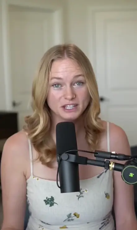 Alyssa explained why Mormons 'look alike'. (YouTube/Alyssa Grenfell)