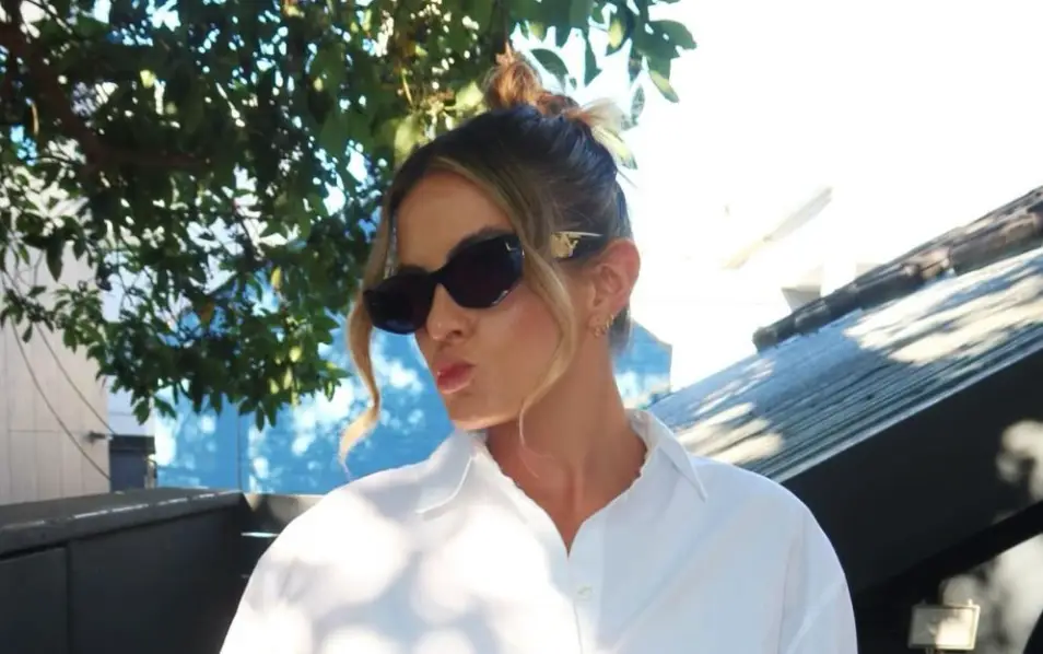 Ainslie has urged people not to rush into the decision. (Instagram/@ainsliegardiner)