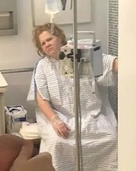 The actor later shared a comically unflattering picture of herself in the hospital (Instagram/@amyschumer)