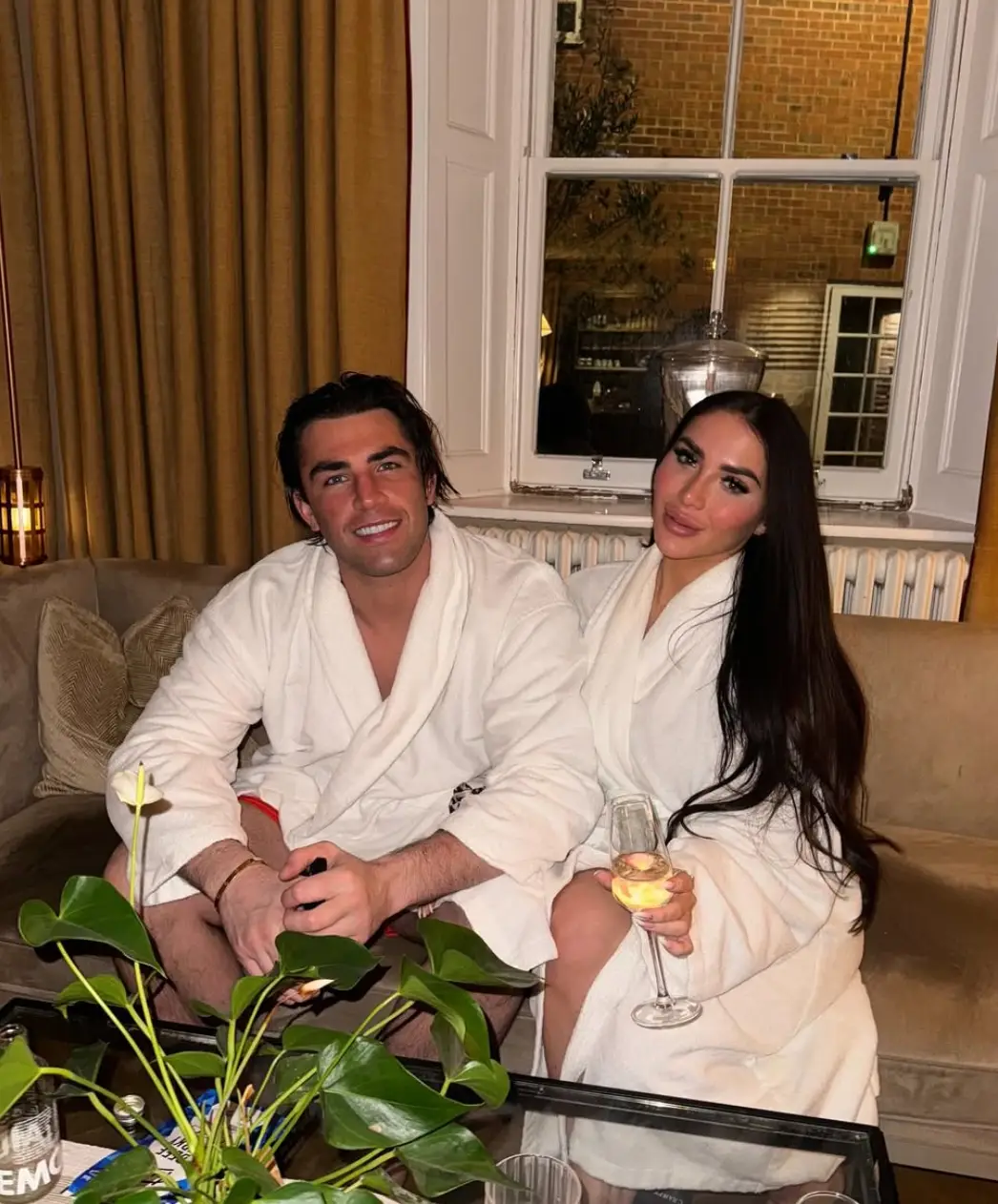 Fincham with his partner Chloe Brockett (Instagram/@jack_charlesf)