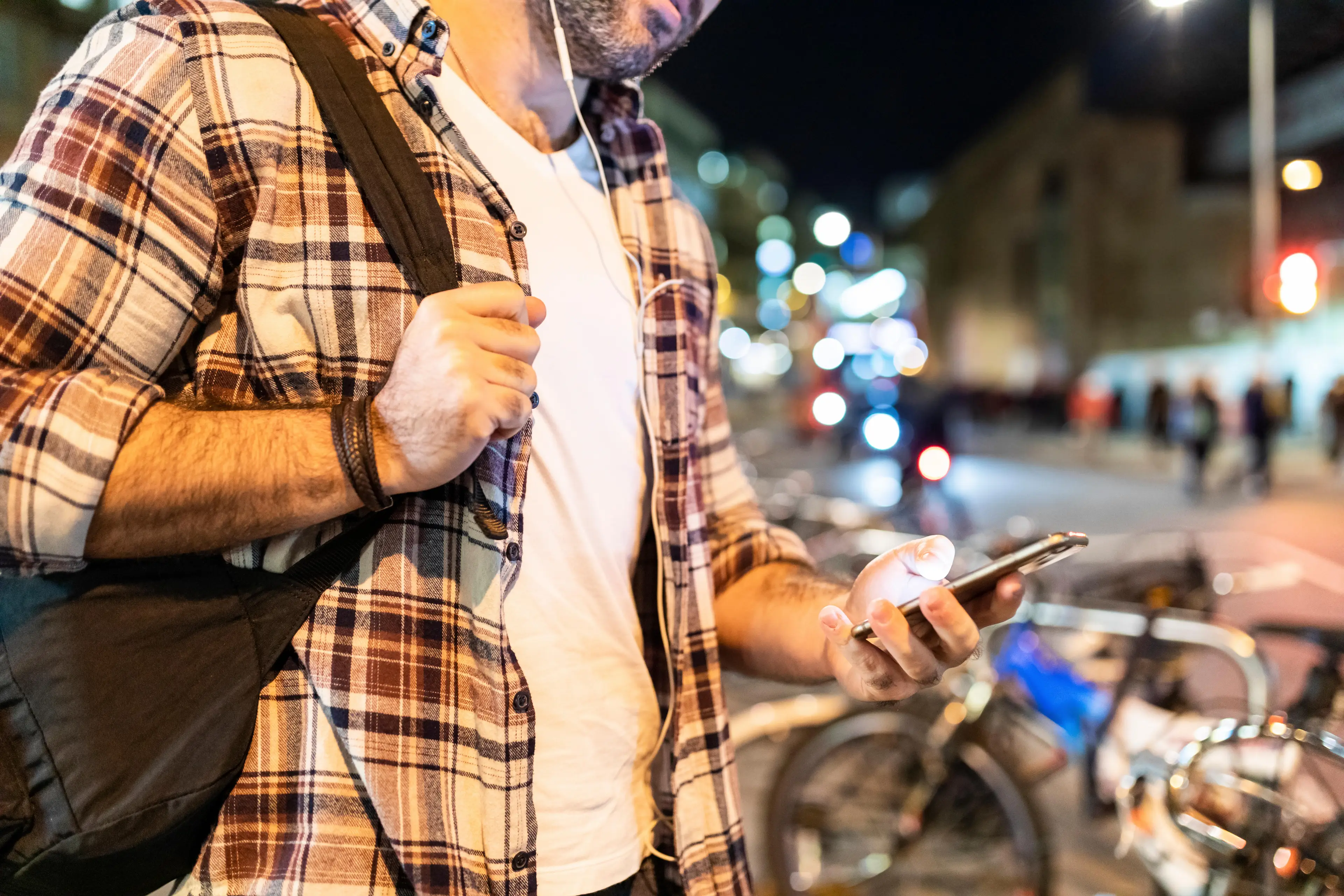 This new crisis warning alert will sound a siren on your phone and vibrate it to tell you about disasters near you.